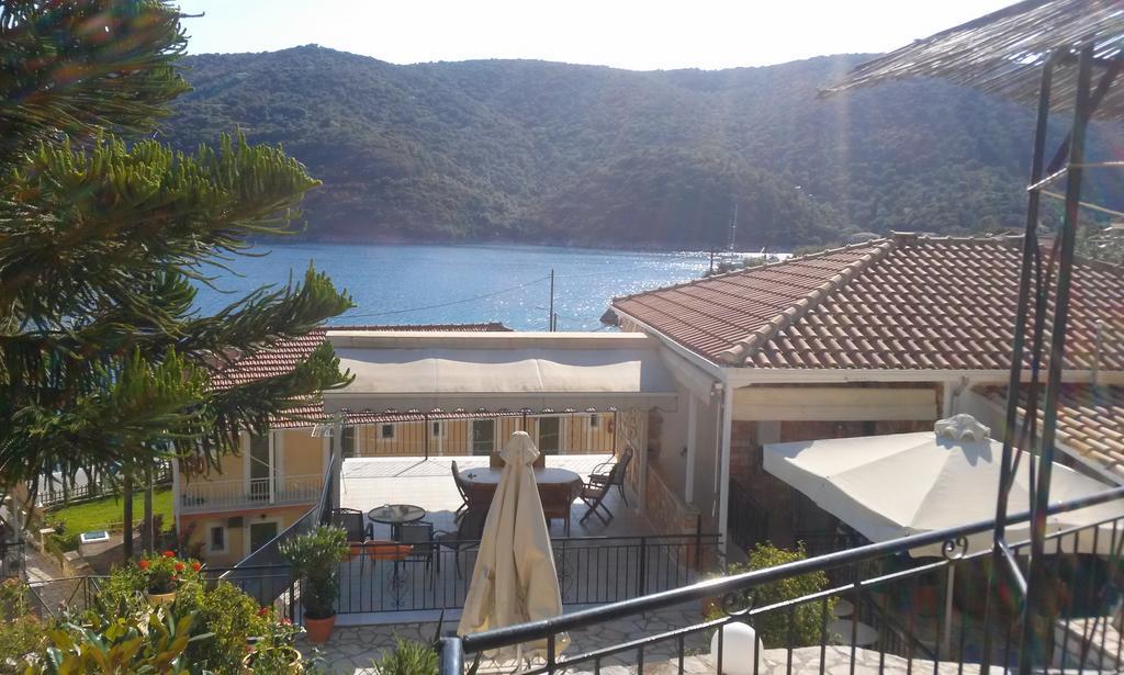 Apartamento Porto Poros Mikros Gialos Exterior foto